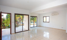 Beautiful 3 bedrooms house with swimming pool for sale in Secret Valley