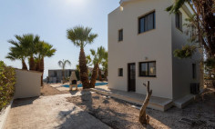 Luxury 3 bedrooms house with swimming pool for sale in Secret Valley