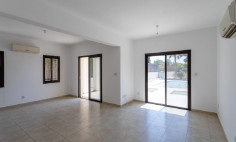 Large 3 bedrooms house with swimming pool for sale in Secret Valley
