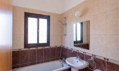 Large 3 bedrooms house with swimming pool for sale in Secret Valley
