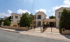 Large 3 bedrooms house with swimming pool for sale in Secret Valley