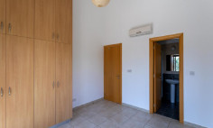 Large 3 bedrooms house with swimming pool for sale in Secret Valley
