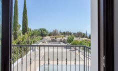 Spacious 3 bedrooms house with swimming pool for sale in Secret Valley