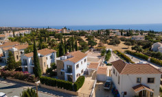 Spacious 3 bedrooms house with swimming pool for sale in Secret Valley