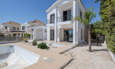 Spacious 3 bedrooms house with swimming pool for sale in Secret Valley