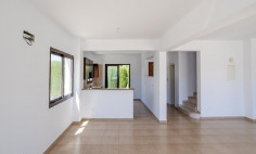 Spacious 3 bedrooms house with swimming pool for sale in Secret Valley