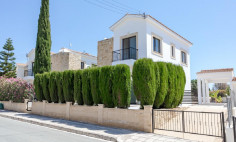 Spacious 3 bedrooms house with swimming pool for sale in Secret Valley
