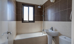 Spacious 3 bedrooms house with swimming pool for sale in Secret Valley