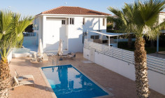 Beautiful 3 bedroom furnished house with swimming pool for sale in Pernera