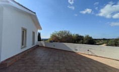 4 bedroom house with swimming pool for sale in Anarita