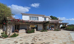 4 bedroom house with swimming pool for sale in Anarita
