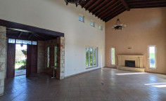4 bedroom house with swimming pool for sale in Anarita