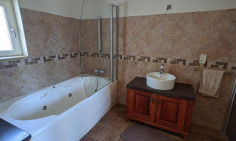 4 bedroom house with swimming pool for sale in Anarita