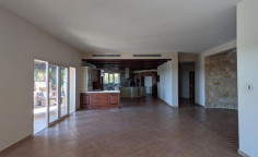 4 bedroom house with swimming pool for sale in Anarita