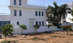 4 bedroom semi-detached house in Livadia 