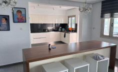 4 bedroom semi-detached house in Livadia 