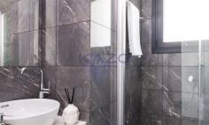 Fully furnished top floor apartment in central Mesa Geitonia 