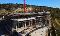 Luxury two bedroom apartment in Agia Fyla\'s hillside 