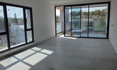 Spacious three bedroom apartment for sale in Agioi Omologites