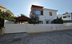 Spacious 4 bedrooms house for sale in Agia Thekla Spacious 4 bedrooms house for sale in Agia Thekla