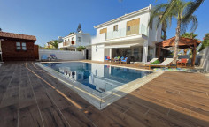 Spacious 4 bedrooms house for sale in Agia Thekla