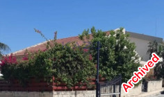 Spacious four bedroom bungalow with pool in Parekklisia 