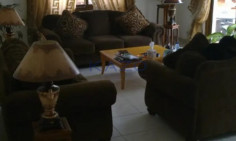 Spacious four bedroom bungalow with pool in Parekklisia 