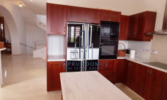 Spacious 6 bedroom villa with sea view with swimming pool for sale in paniotis area 
