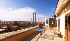 Spacious 6 bedroom villa with sea view with swimming pool for sale in paniotis area 