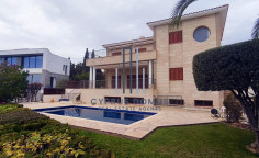 Spacious 6 bedroom villa with sea view with swimming pool for sale in paniotis area 