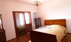 Spacious 6 bedroom villa with sea view with swimming pool for sale in paniotis area 