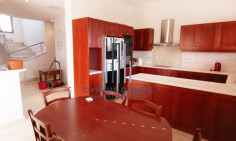 Spacious 6 bedroom villa with sea view with swimming pool for sale in paniotis area 
