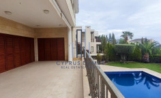 Spacious 6 bedroom villa with sea view with swimming pool for sale in paniotis area 