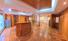 Office to rent in Kapsalos