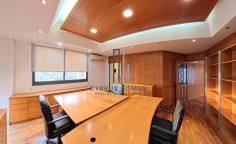 Office to rent in Kapsalos