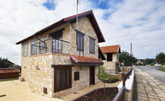 Stone house with swimming pool for sale in Souni area 