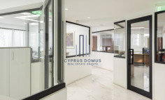 Commercial building for sale in Neapolis area 