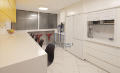 Commercial building for sale in Neapolis area 