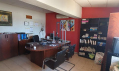 Modern commercial space for rent in bustling Ypsonas 