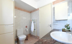Spacious 3 beds apartment to rent in Strovolos