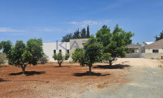 Modern 4 bedroom house with solar system & expansion potential in Ypsonas 