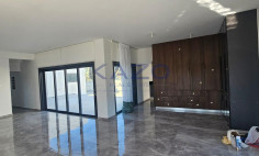 Modern 4 bedroom house with solar system & expansion potential in Ypsonas 