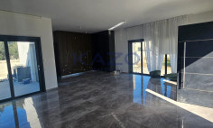 Modern 4 bedroom house with solar system & expansion potential in Ypsonas 