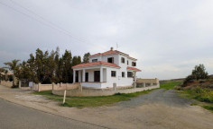 3 bedroom house for sale in Ergates