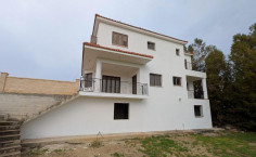 3 bedroom house for sale in Ergates