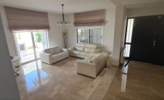 4 bedrooms house for sale in Aglantzia