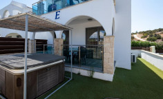 Spacious 1 bed apartment with swimming pool for sale in Latsi