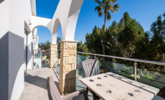 Large 1 bedrooms apartment with swimming pool for sale in Latsi