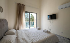 Large 1 bedrooms apartment with swimming pool for sale in Latsi