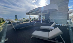 Modern penthouse with sea view in Mesa Geitonia 